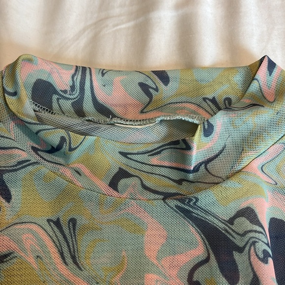 Tillys multi colored mesh long sleeve going out top - Picture 4 of 4